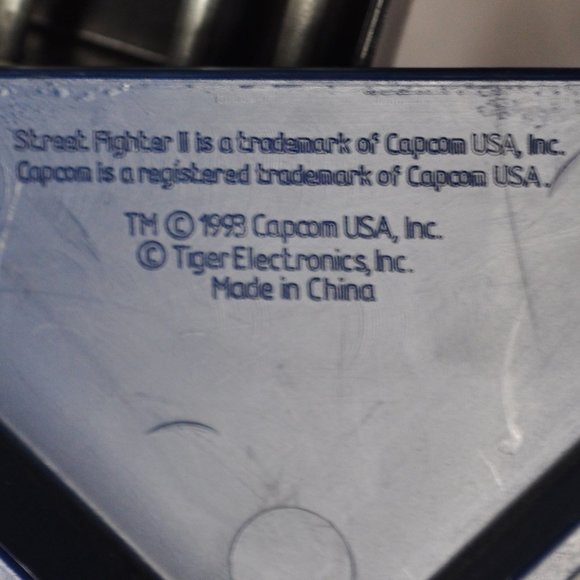Vintage 1993 Tiger Capcom street fighter 2 II rock em sock em robots game (P59) - Picture 9 of 9